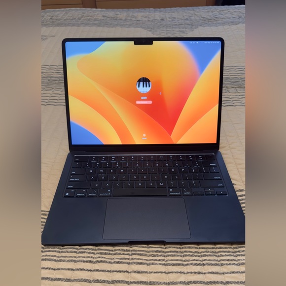 Macbook Air M2 2023